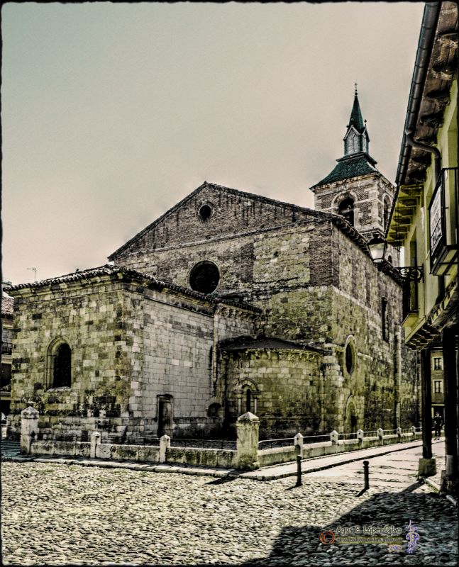 Iglesia en la Plaza del Grano.jpg